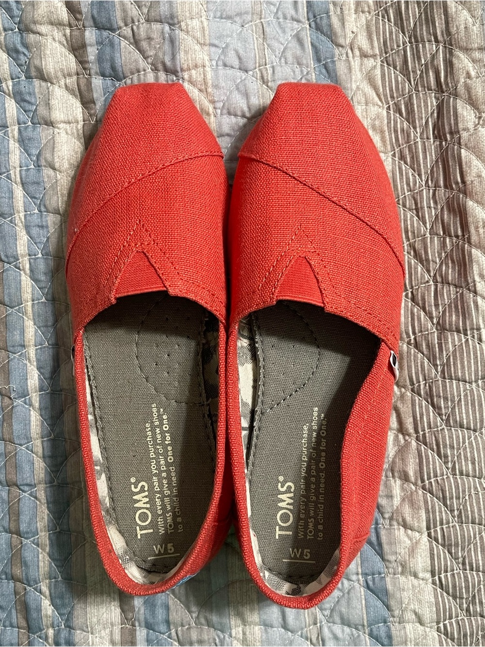 Toms Women's Classic Slip-On Canvas Shoes in Coral